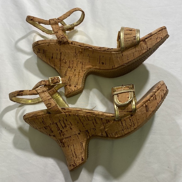 Unlisted woman’s wedge shoe size 7M - Picture 4 of 11